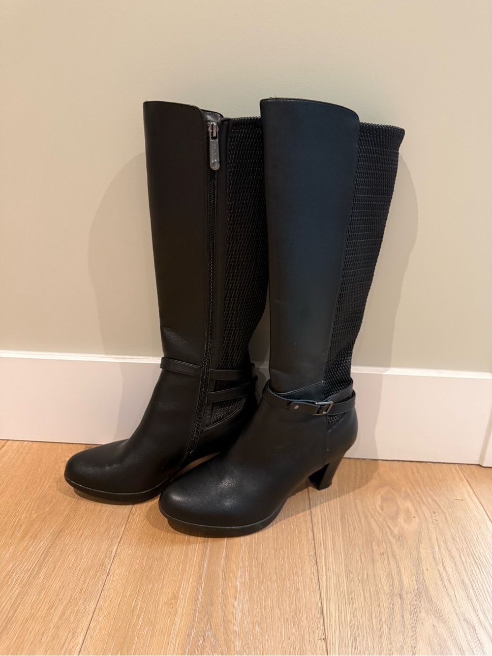 Women's Black Knee-High Heeled Boots